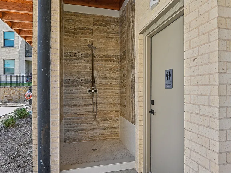 Fort Worth Meadows Apartments — Photo 24