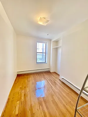 Rented by Capri Jet Realty Corp | media 1