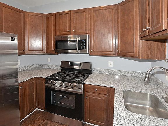 5th image of 2274 Merseyside Dr
