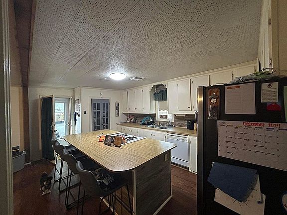 2nd image of 135 Doucet Dr