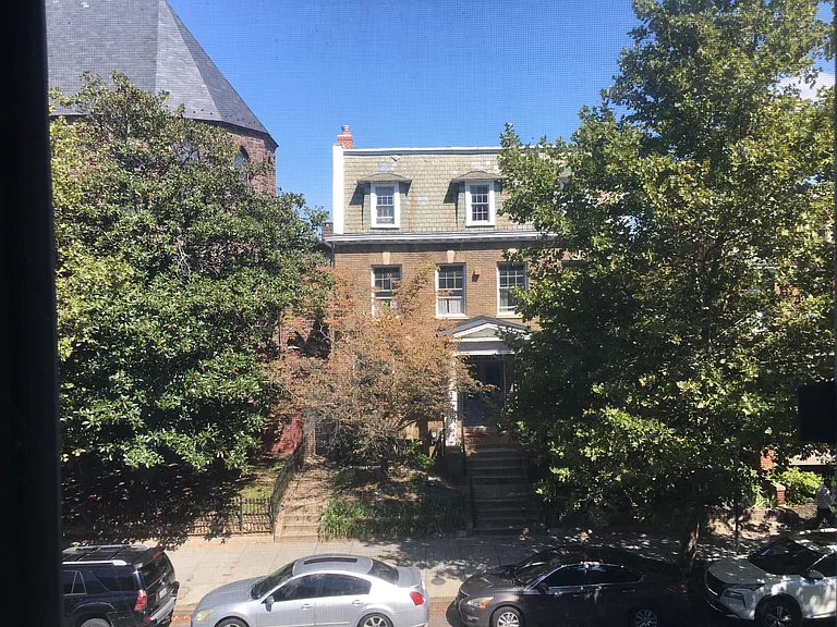 219 C St NE #2 — Photo 24
