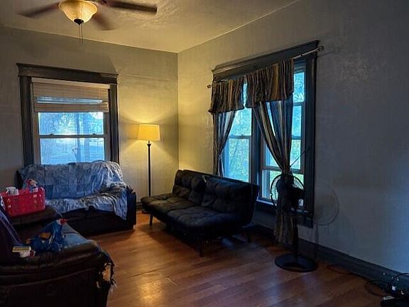 4th image of 1000 Grant Ave