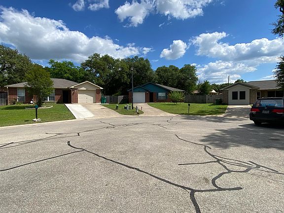 4th image of 609 Richardson Cir