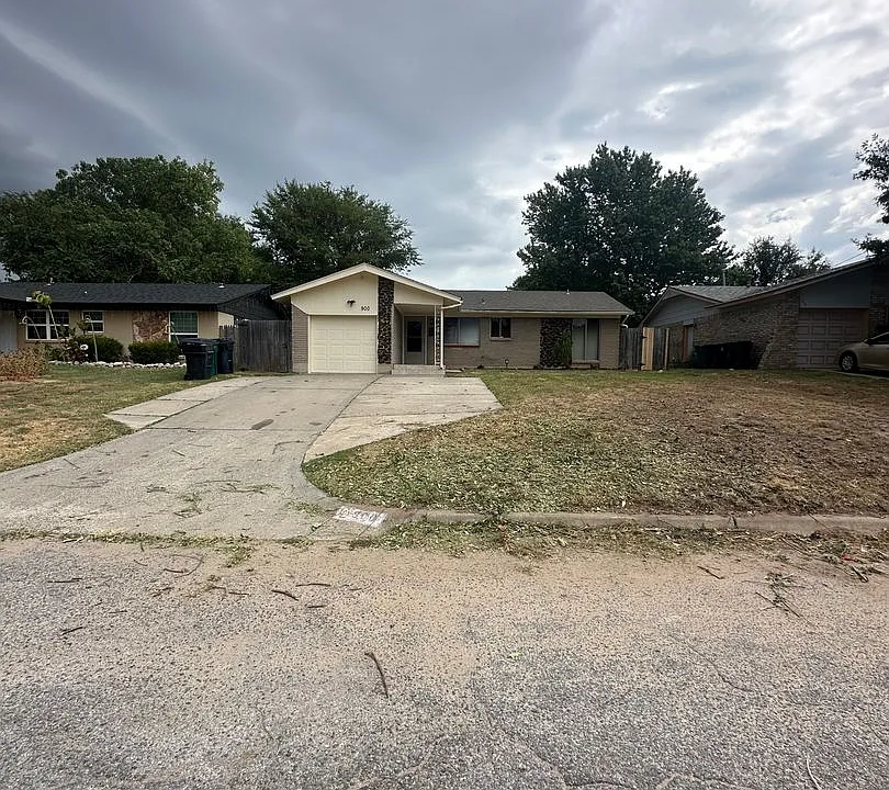 900 Flamingo Ave