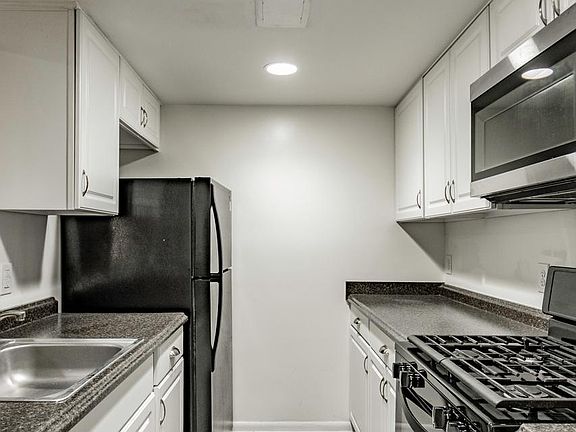 3rd image of 115 N 33rd St APT 16