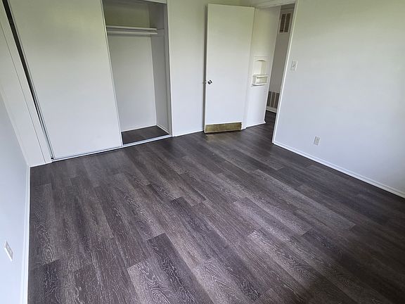 4th image of 103 S Gramercy Pl #8