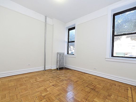 5th image of 3420 32nd St APT 1J