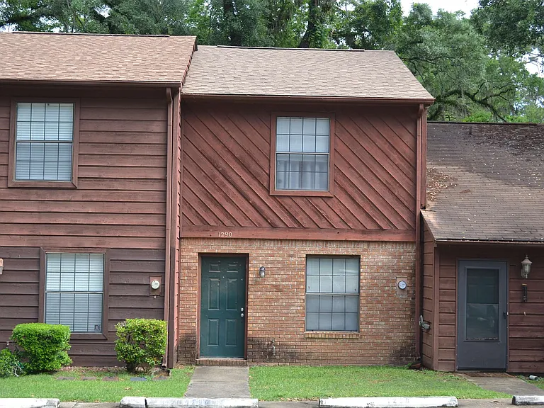 1290 High Rd — Photo 1
