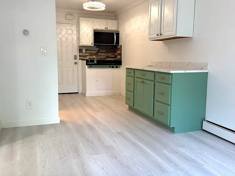 304 5th St #1 — Photo 16
