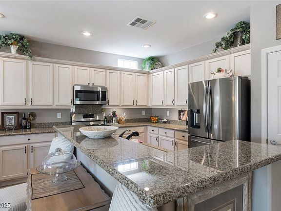 5th image of 2188 Cumberland Hill Dr