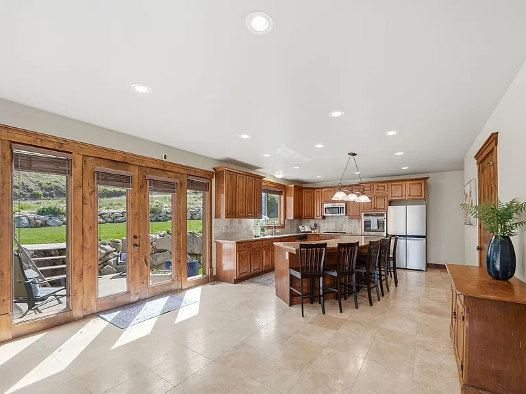 1916 N 1550 E — Photo 14