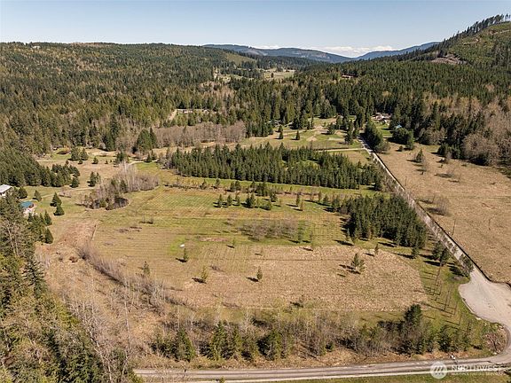 4th image of 4890 Lost Mountain Road