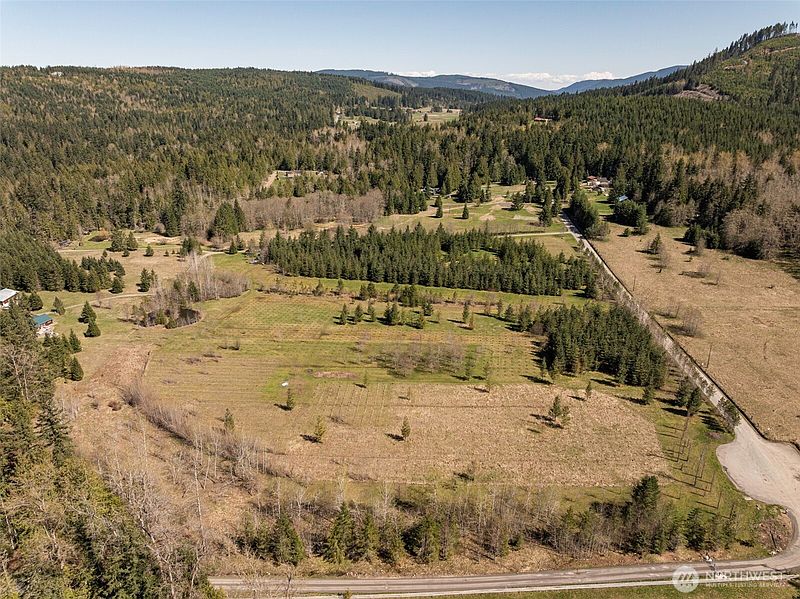 4th image of 4890 Lost Mountain Road