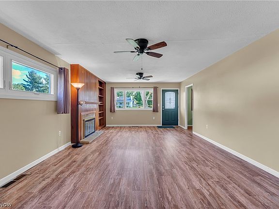 4th image of 202 Sunset Dr