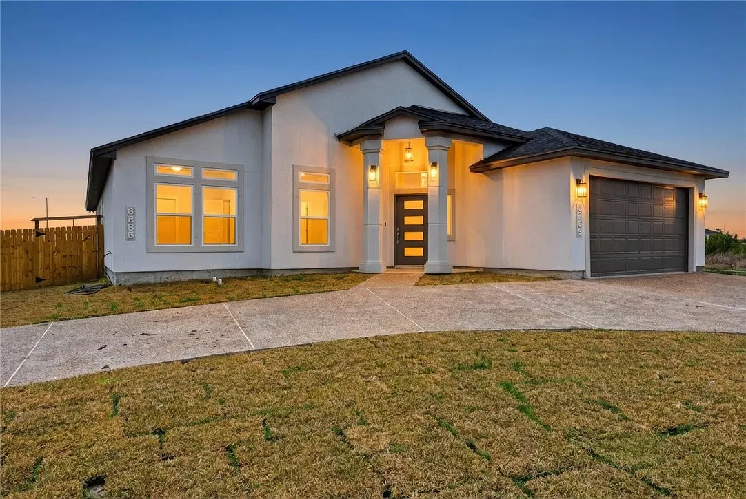 4 bed, 2.0 bath, 2303 sqft, $3,200 — Photo 1