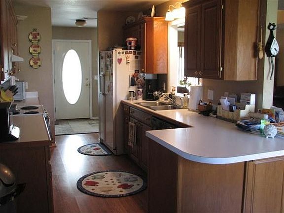 3rd image of 2204 Green Meadows Cir