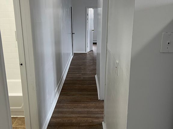 5th image of 26 Elmwood Ave APT 19