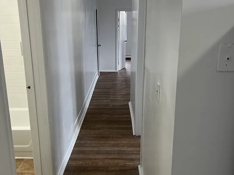 Elmwood Court — Photo 5