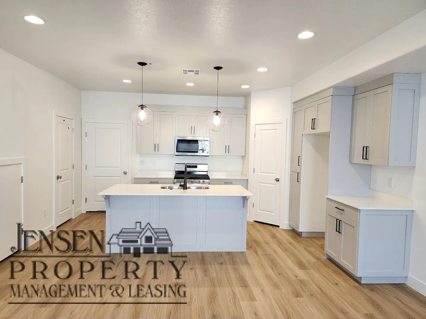 Newer Town Home in St. George- Lazy River & Community Pool — Photo 4