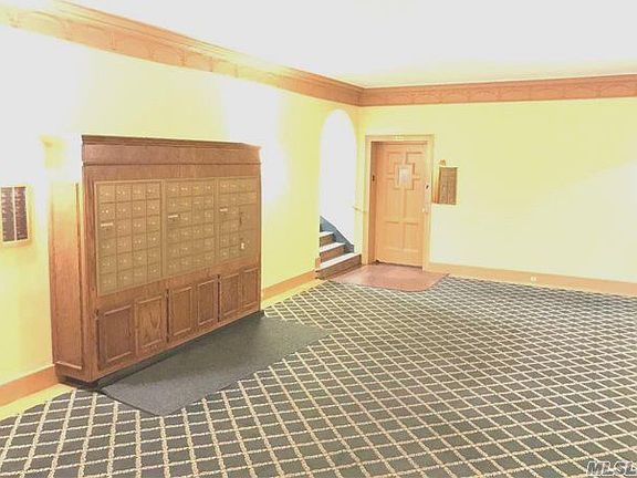3rd image of 8451 Beverly Rd APT 6A
