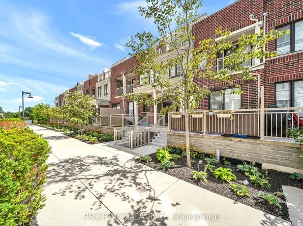 135 Long Branch Ave Unit 7, Toronto, ON M8W 0A9