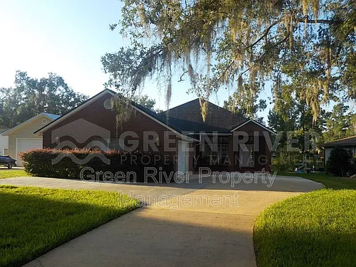 1761 Oak Grove Dr S Photo 1