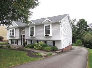 417 Rampart Blvd, New Kensington, PA