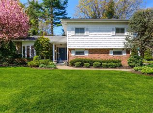 66 Highwood Rd, Oyster Bay, NY 11771