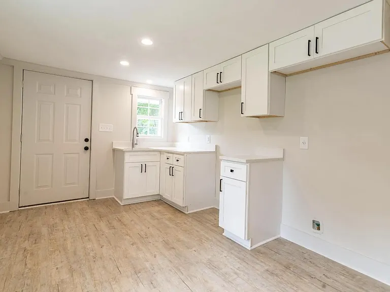 812 W Lincoln St — Photo 6