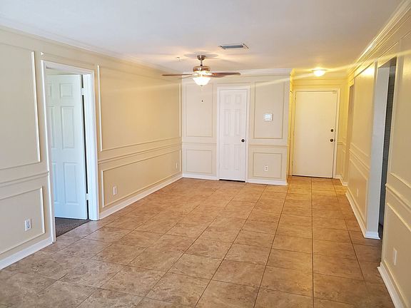 4th image of 4610 W Gray St Unit 210
