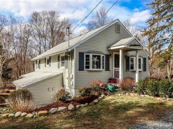 34 Transylvania Road, Woodbury, CT 06798