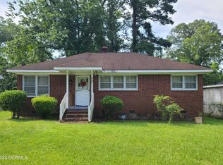 811 Jackson Ln, Kinston, NC 28501