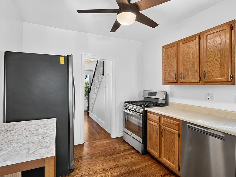 53 Henderson St — Photo 11
