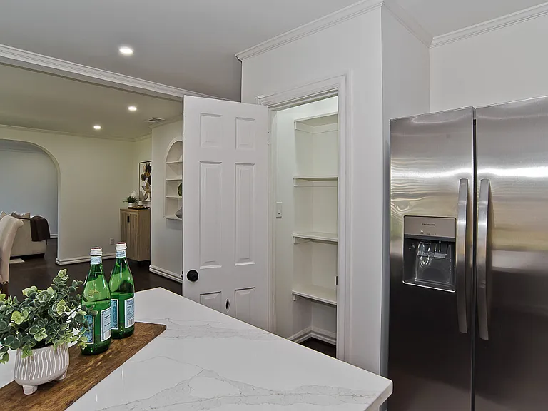 1835 Cedar Crest Blvd — Photo 12