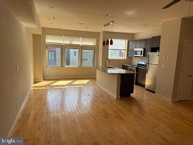 2029 E Fletcher St #8 — Photo 3