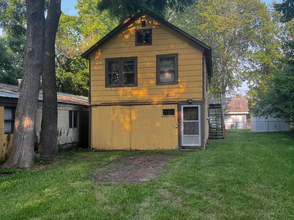 163 N Main St, Douglas, MI 49406