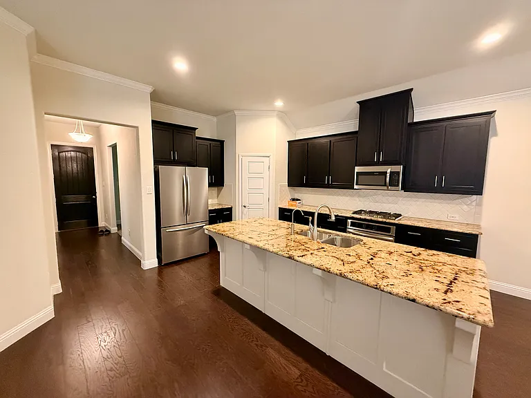 704 Boardwalk Way — Photo 7