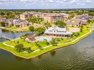 832 Waterpoint Ct E, Granbury, TX 76048