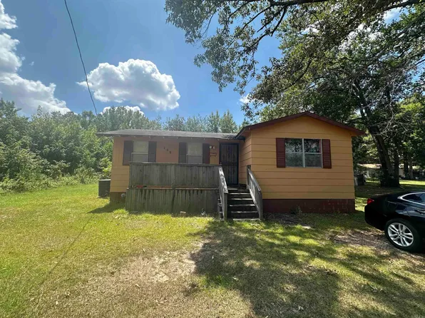 105 E 6th St, Fordyce, AR 71742