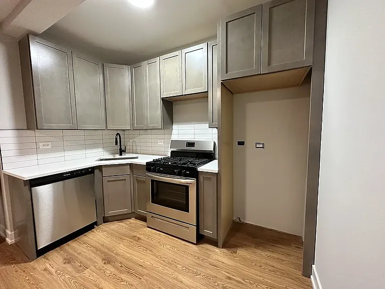 2307 S Trumbull Ave #G — Photo 4