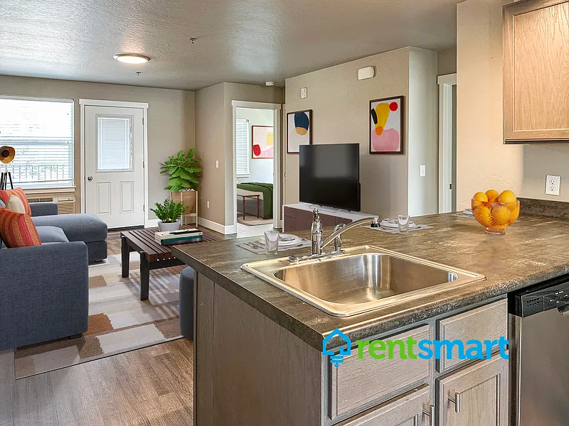 2 bed, 1.0 bath, $1,650 — Photo 4