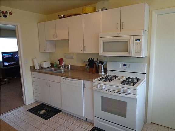 3rd image of 10263 Faxon Ct
