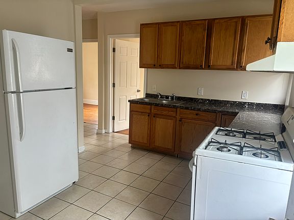 4th image of 25 Egges Ln #2