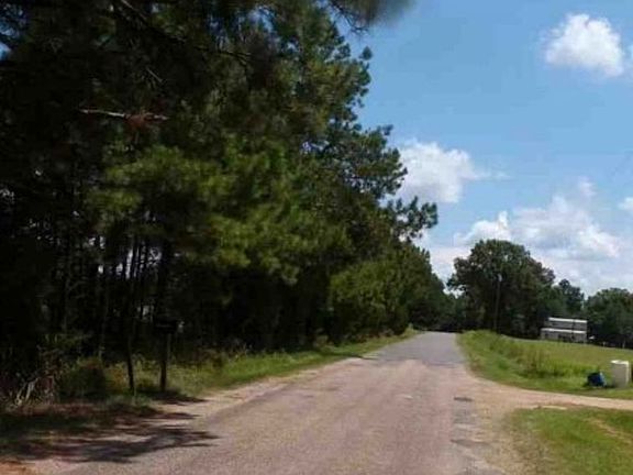 Exterior Neighborhood (street photo)