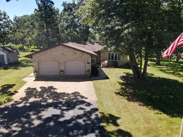 125 Delhi Rd, Manchester, IA 52057
