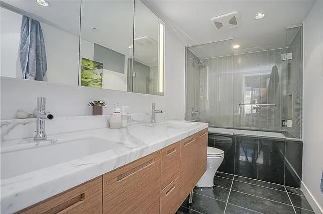 2 bed, 906 sqft, $4,000 — Photo 3