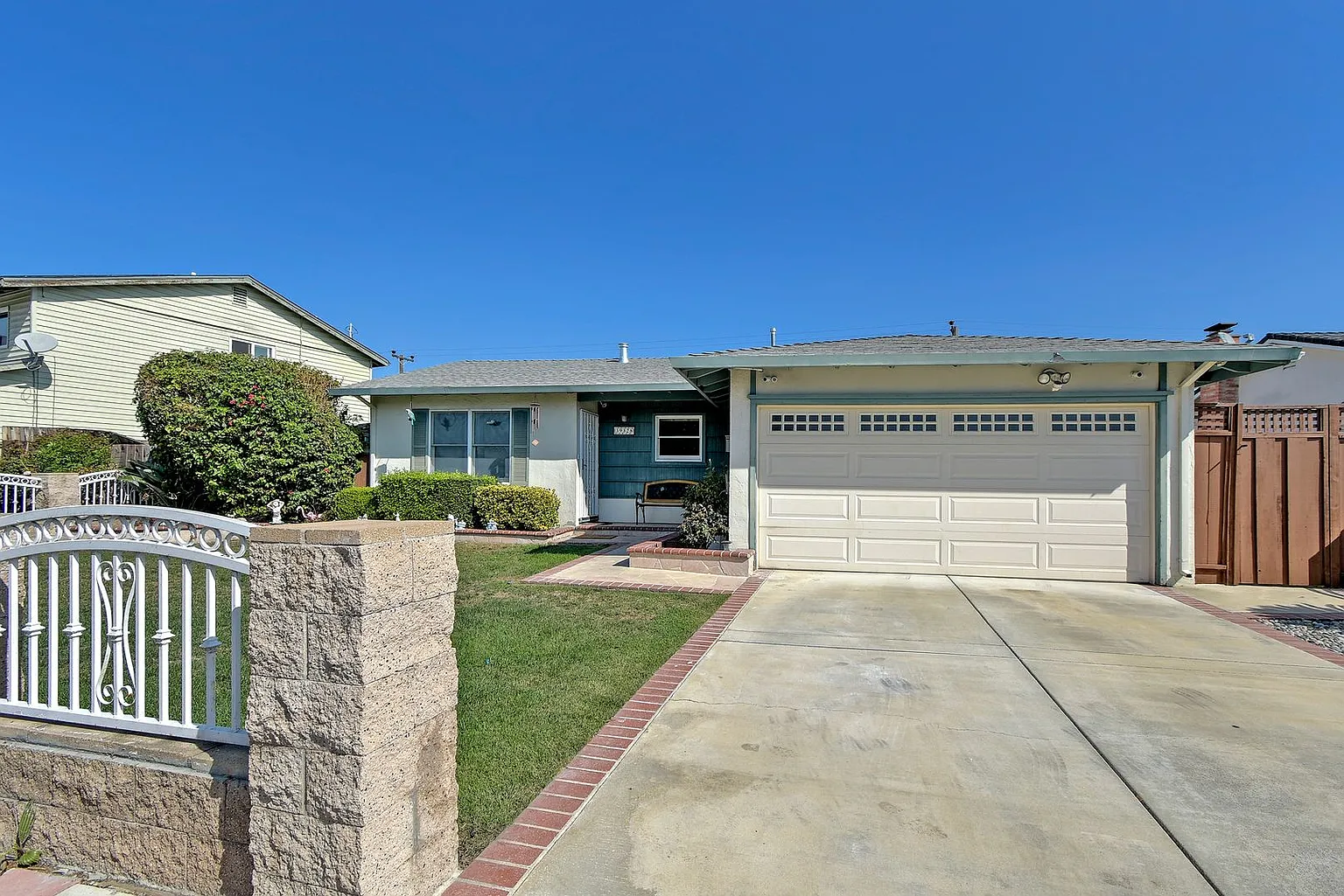 39328 Logan Dr photo 1