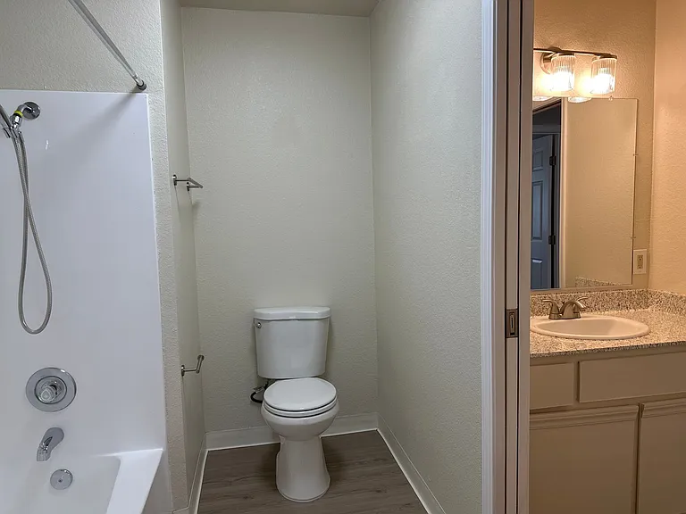 5840 Garfield Avenue — Photo 13