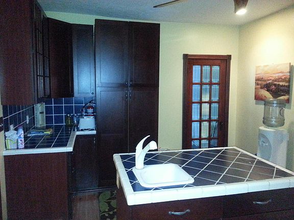 2nd image of 425 Lockwood St