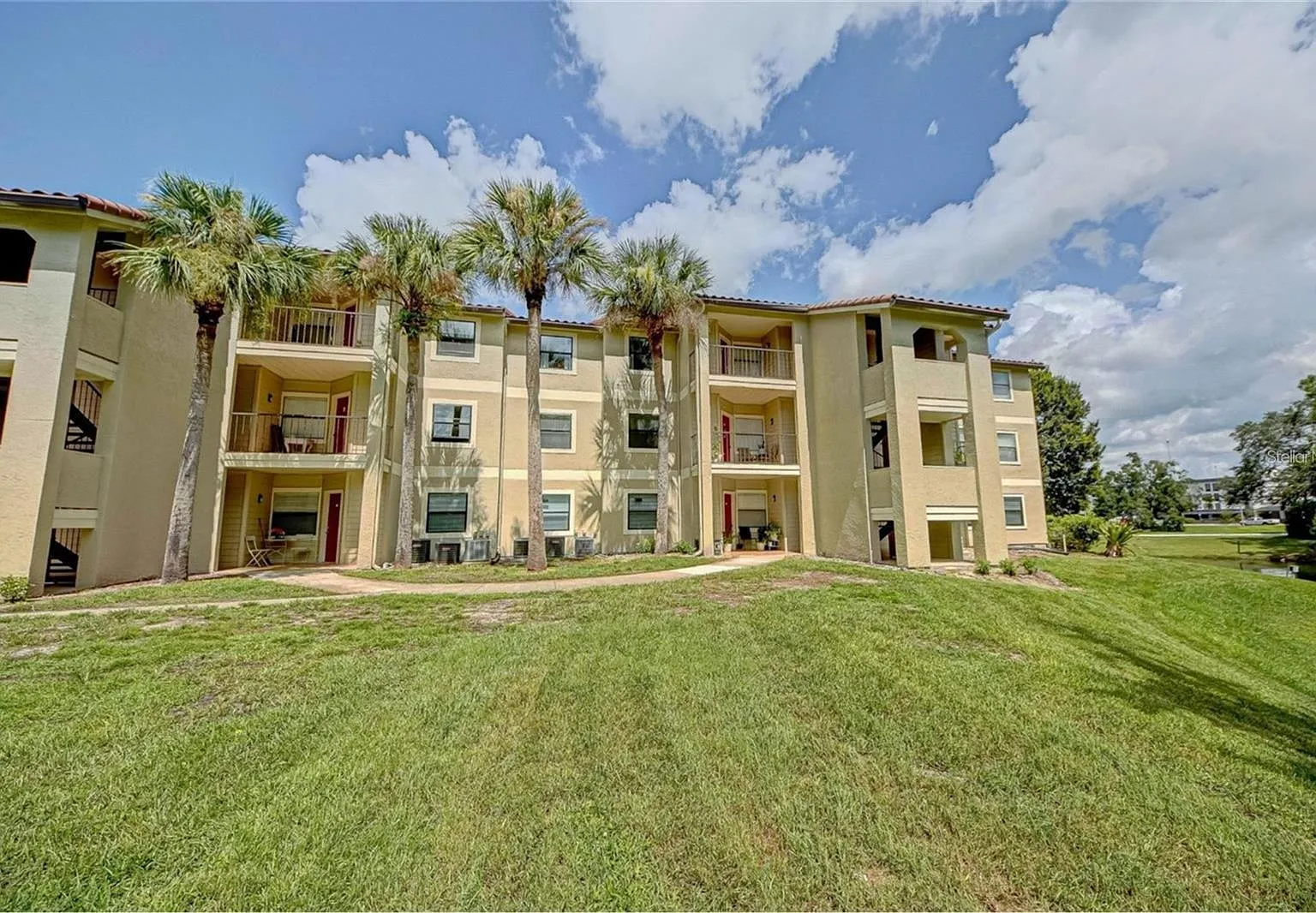 2 bed, 2.0 bath, 937 sqft, $1,650 — Photo 3